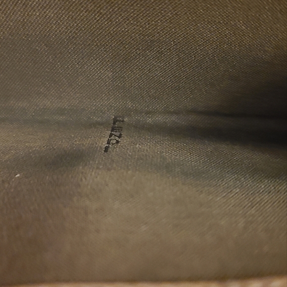 FENDI authentic pink leather wallet with unbranded gold chain - Picture 10 of 14